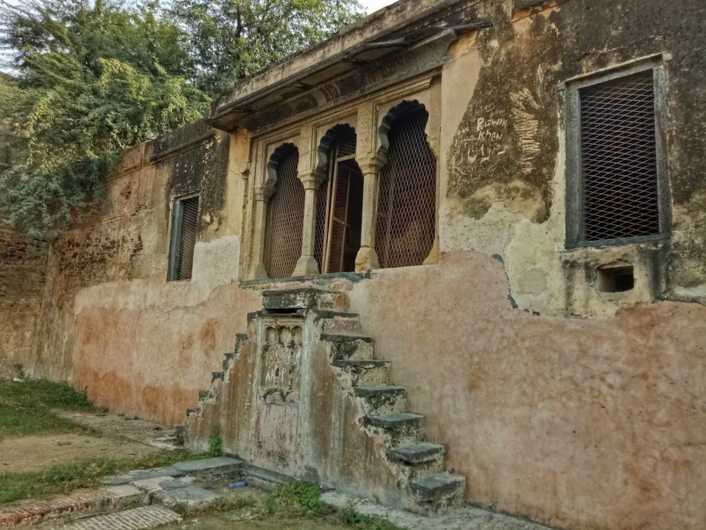 behram ki baradari, a poet's place