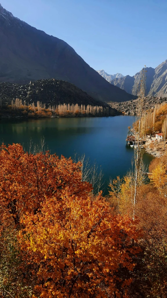 Upper Kachura Lake 