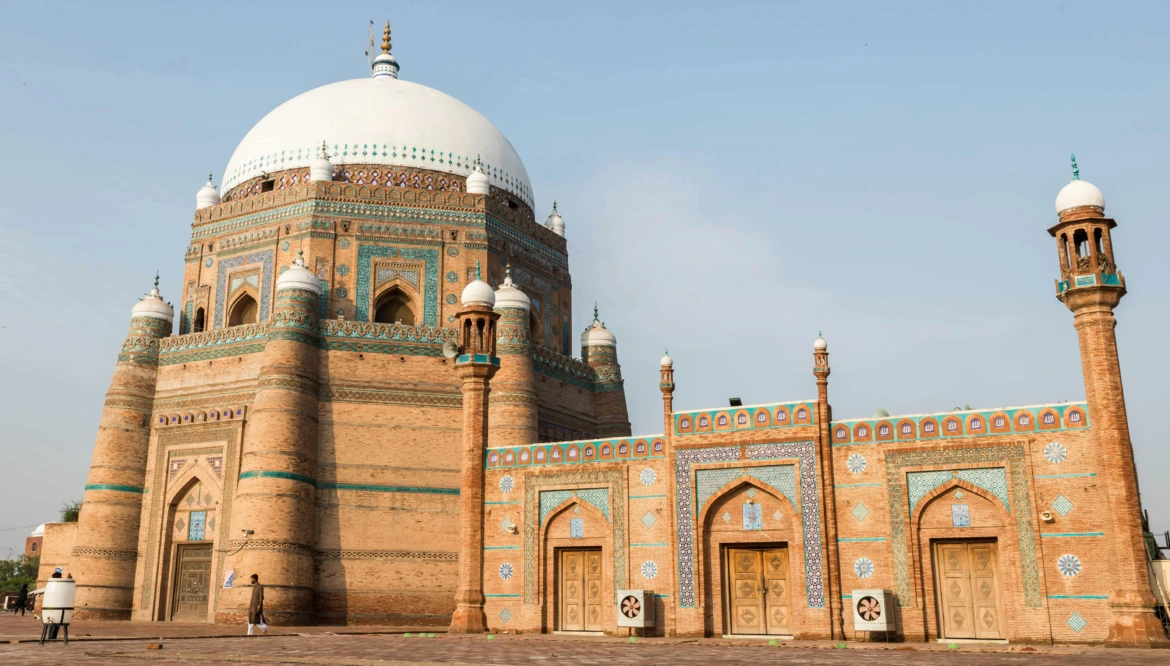 Complete Guide to Visiting Shah Rukn-e-Alam Shrine Multan