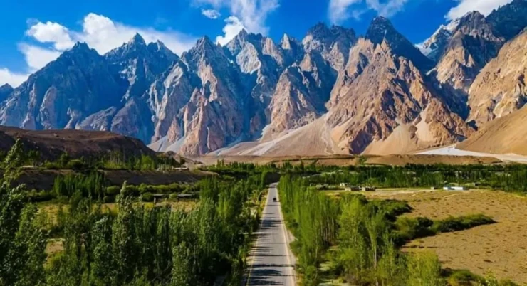 Complete Hunza Valley Travel Guide: Budget, Hotels & Places