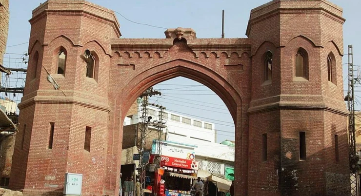 Delhi Gate Lahore:History, Location & Complete Visitor Guide